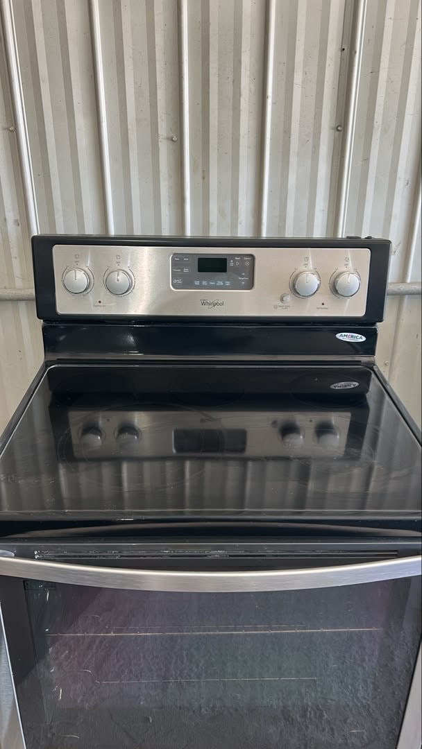 Whirlpool Electric Stove - photo 2