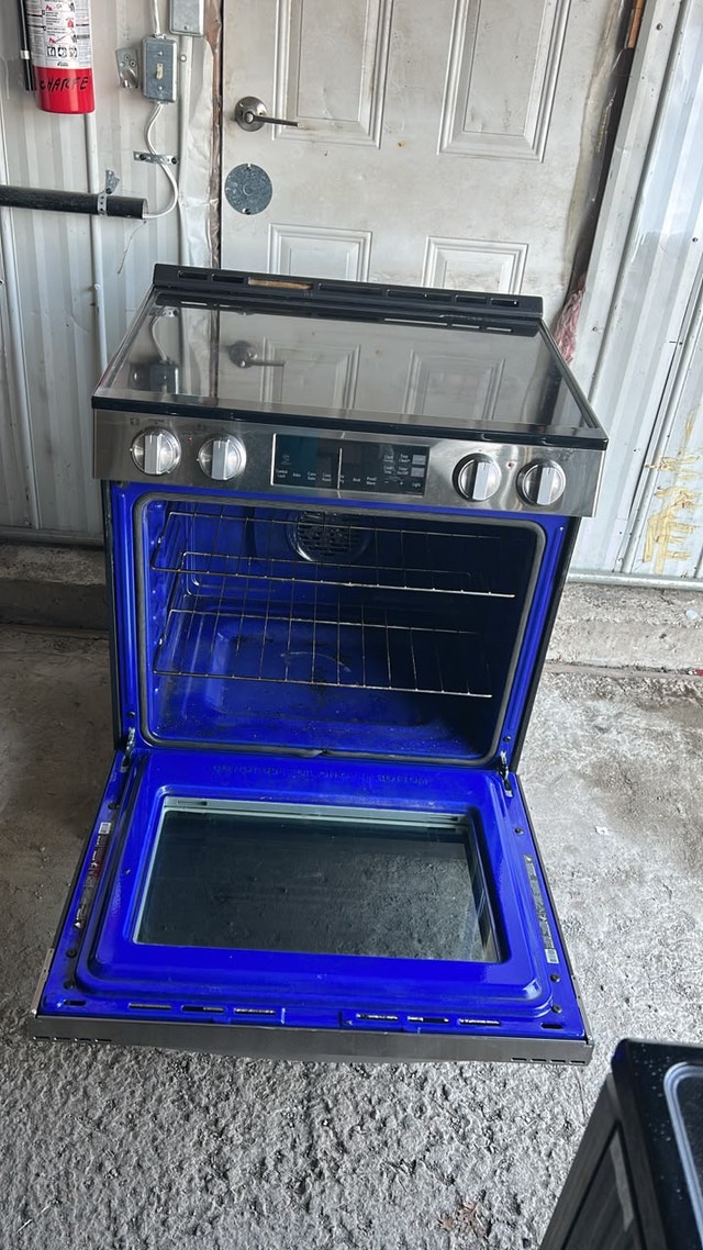 LG Electric Stove - photo 3