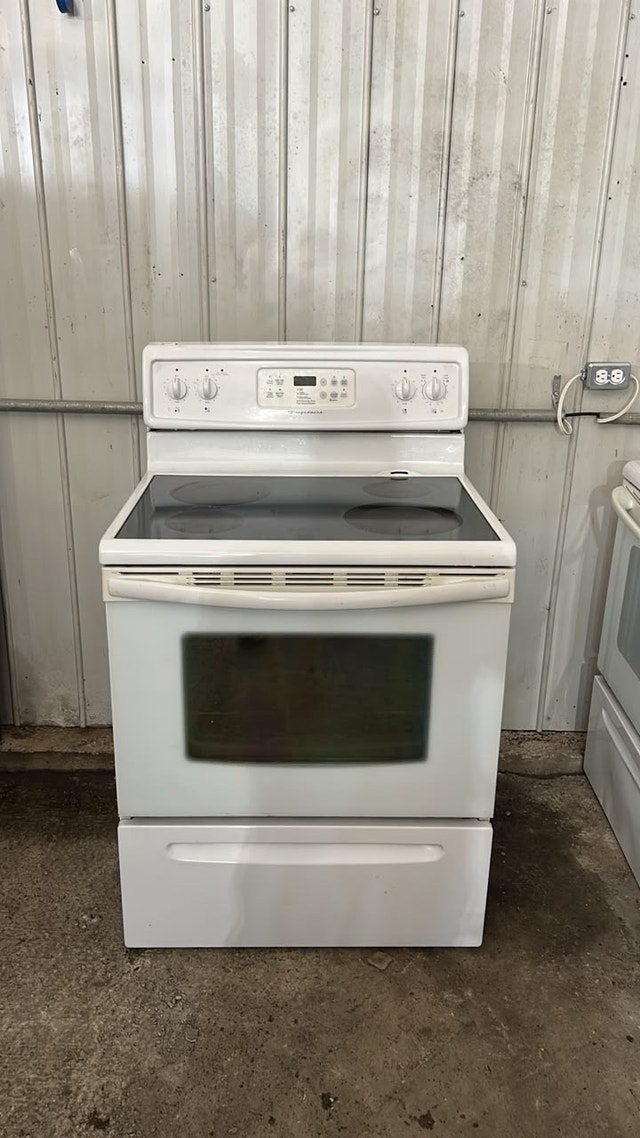 Frigidaire Electric Stove