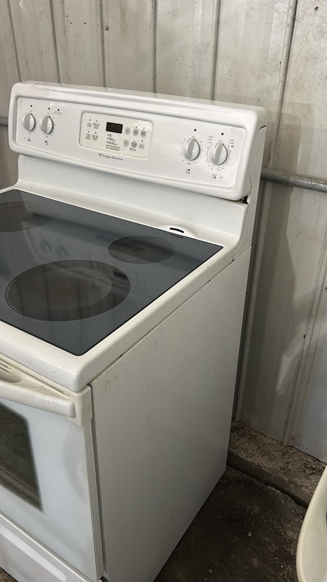Frigidaire Electric Stove - photo 2