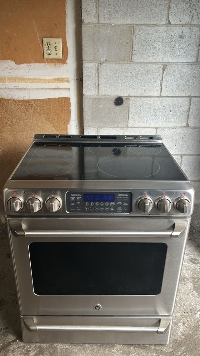 GE Slide-In Electric Range - photo 5