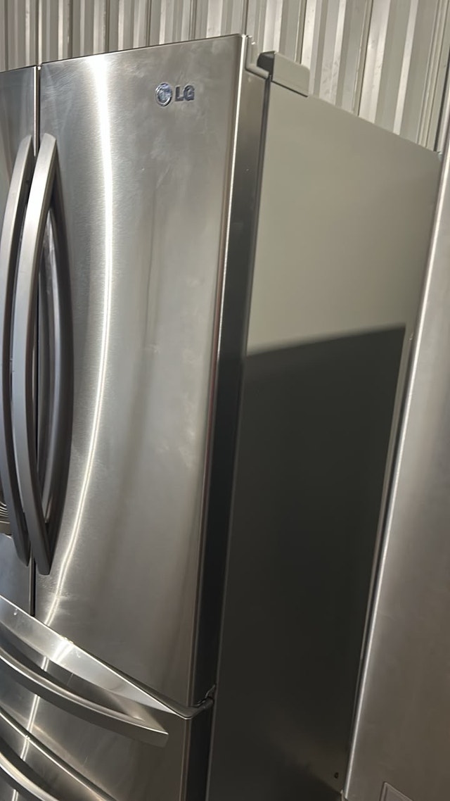 LG LMX25988ST Refrigerator in good condition - photo 5