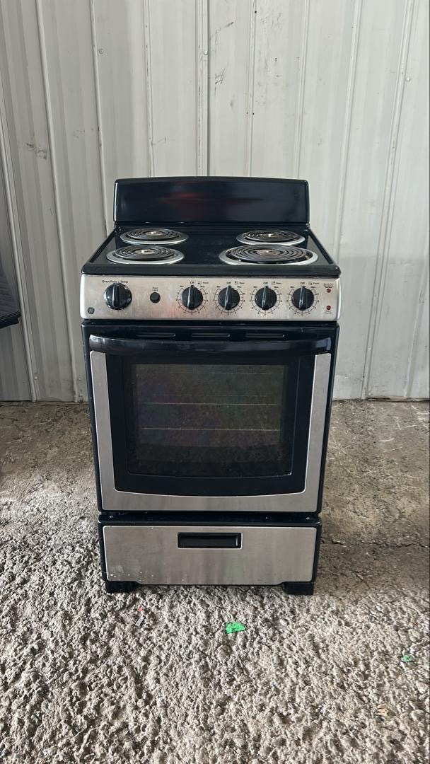 24 inch GE Electric Stove