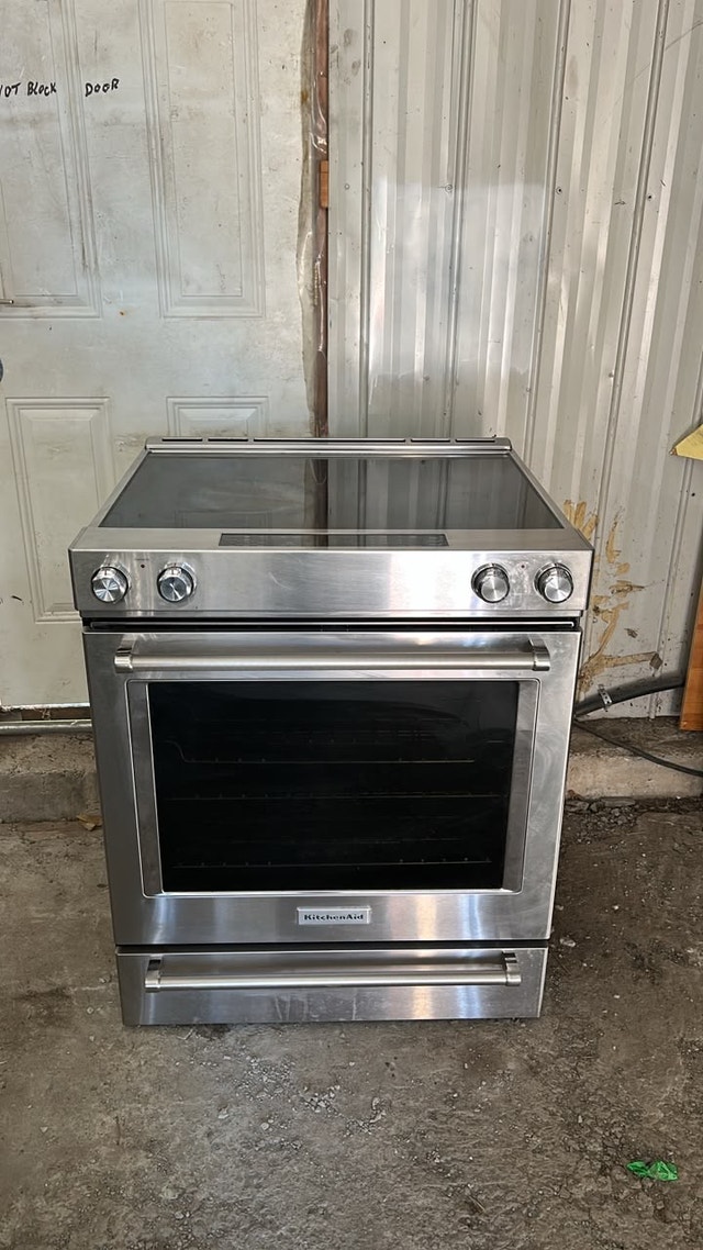 KitchenAid Electric Stove in good condition