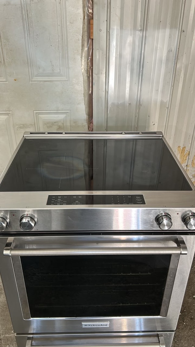 KitchenAid Electric Stove in good condition - photo 2
