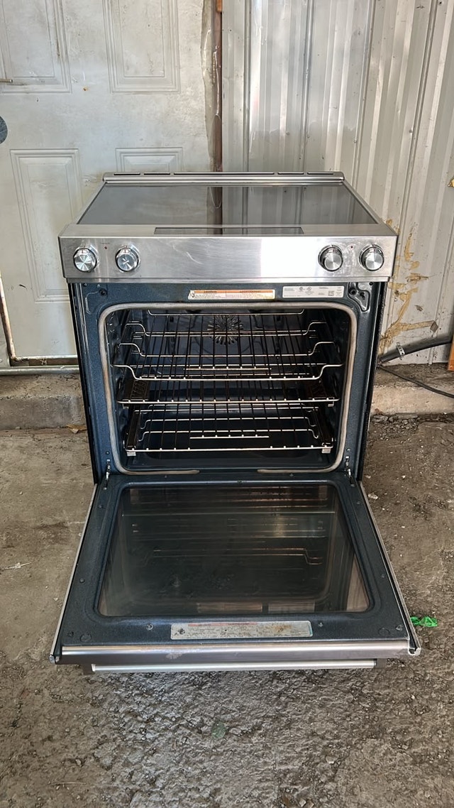 KitchenAid Electric Stove in good condition - photo 3