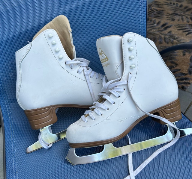 $40 Jackson Classique (NOT “Classic”) Women’s Figure Skate - photo 2