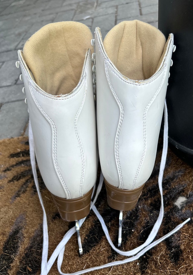 $40 Jackson Classique (NOT “Classic”) Women’s Figure Skate - photo 4