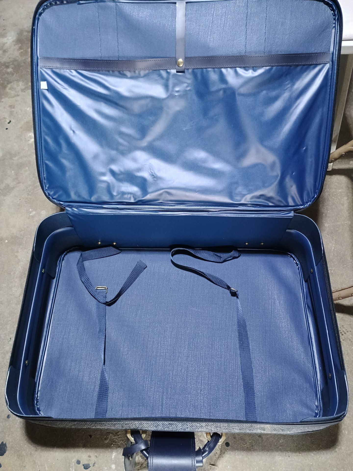 Vintage Blue Tweed Fifth Avenue Suitcase - photo 4