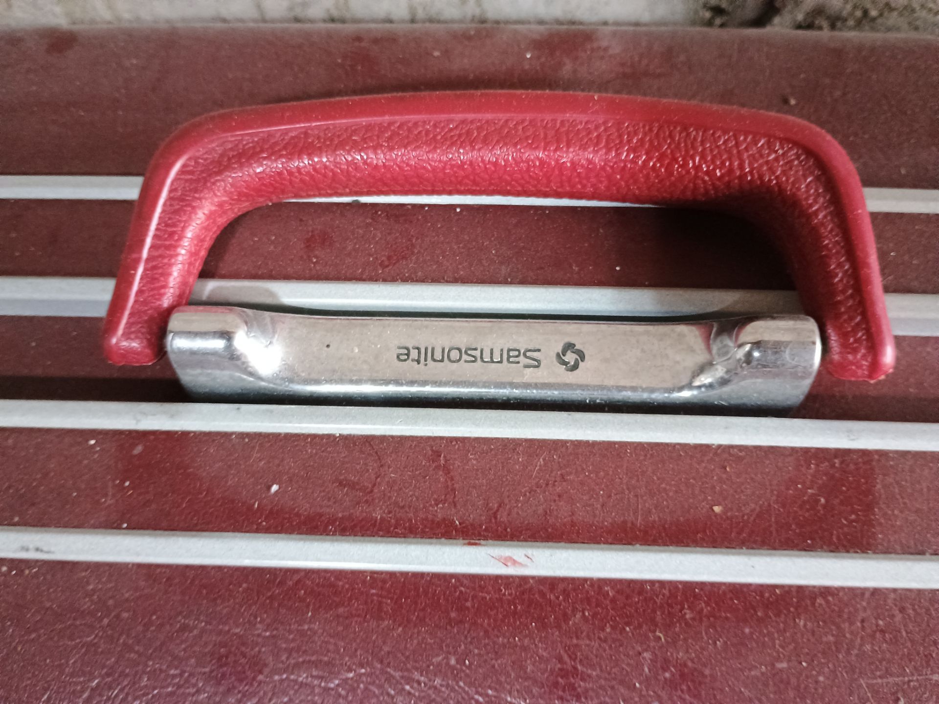 Vintage Red Hardside Samsonite Luggage - photo 2
