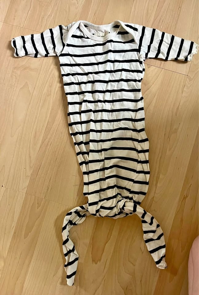 Mini mioche sleeper gown