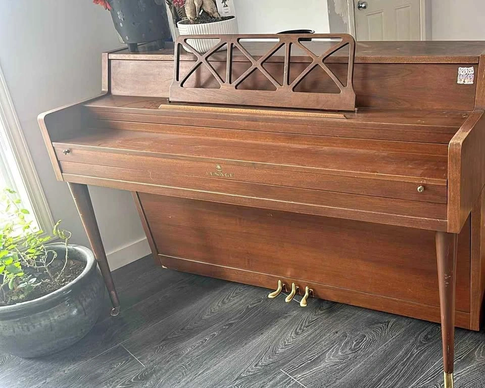 Moving sale - Free Upright Piano