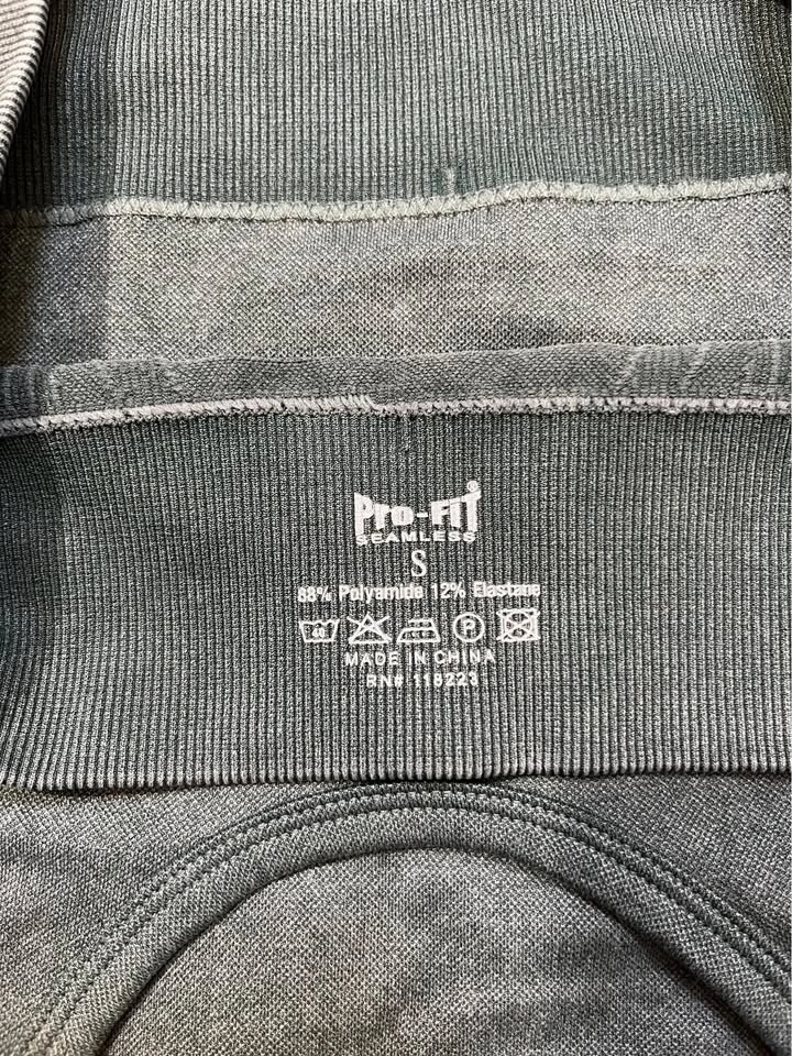 PRO-FIT Seamless Dark Green Ribbed Sports Bra - Size S - photo 3