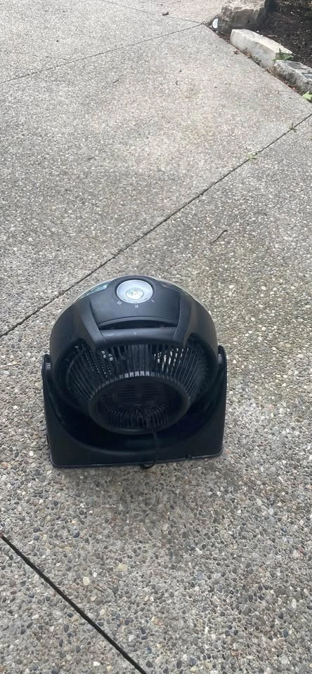 Honeywell Turbo Force Floor Fan – Excellent Condition - photo 2