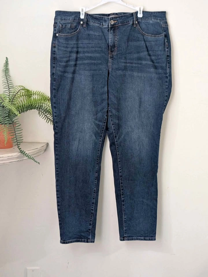 Torrid (22) Vintage Stretch Boyfriend Straight Jeans