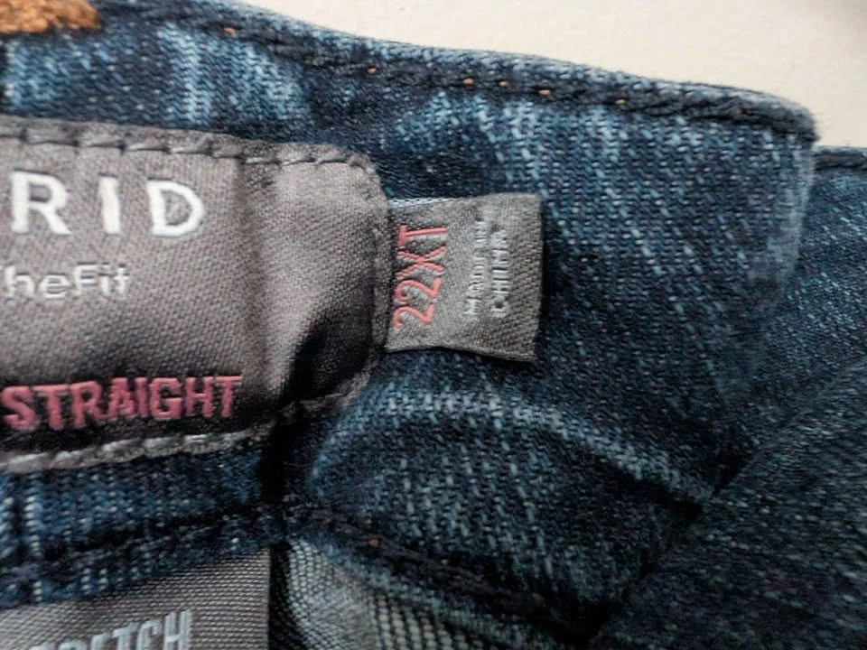 Torrid (22) Vintage Stretch Boyfriend Straight Jeans - photo 4