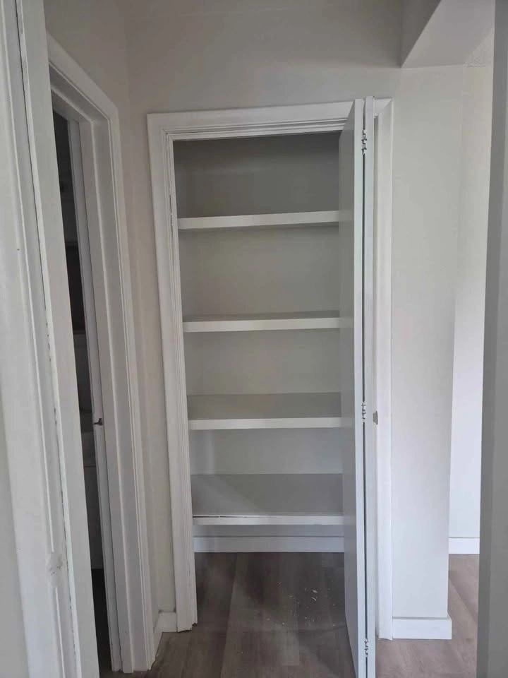 1 Bed 1 Bath - Apartment - photo 2