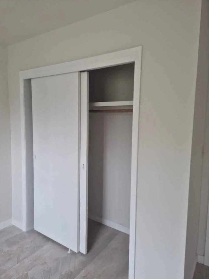 1 Bed 1 Bath - Apartment - photo 4