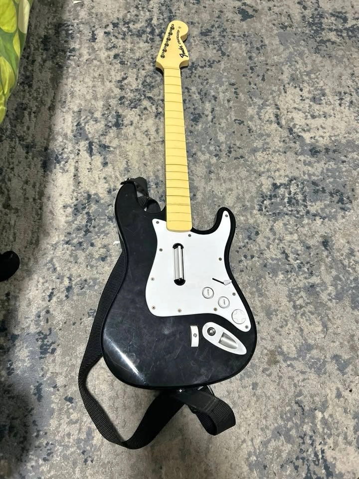 Fender Stratocaster Wireless Guitar Hero Controller for PS3 - No