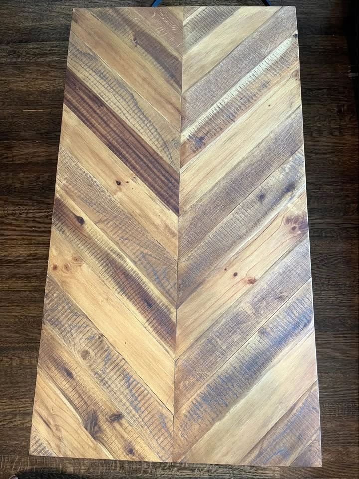 【BRAND NEW】Rustic Brown Coffee Table with Shelf - photo 3