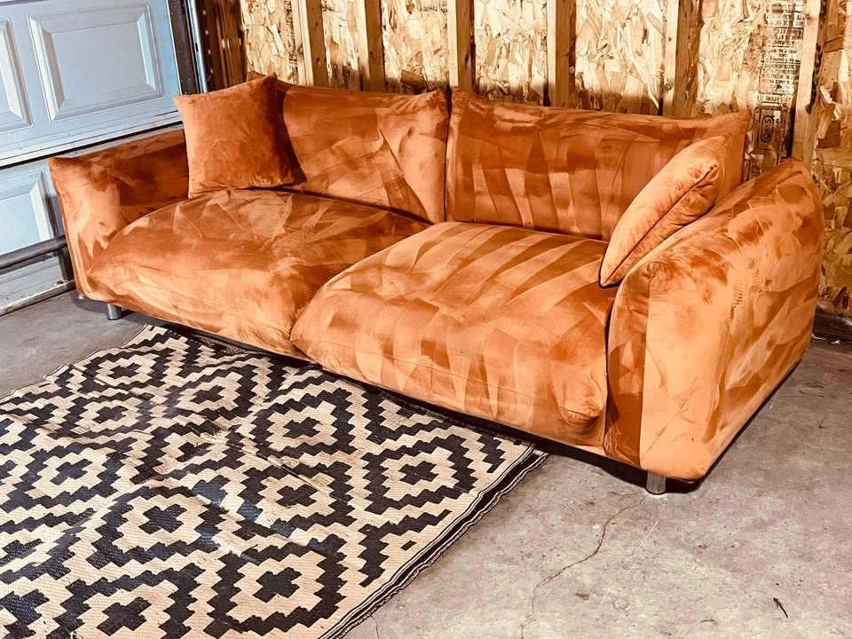 🚚FREE DELIVERY- Orange Velvet Sofa - photo 2