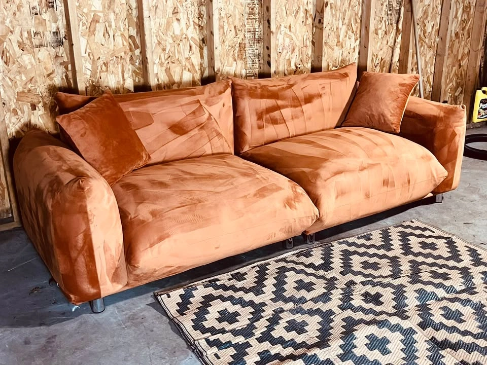 🚚FREE DELIVERY- Orange Velvet Sofa - photo 3