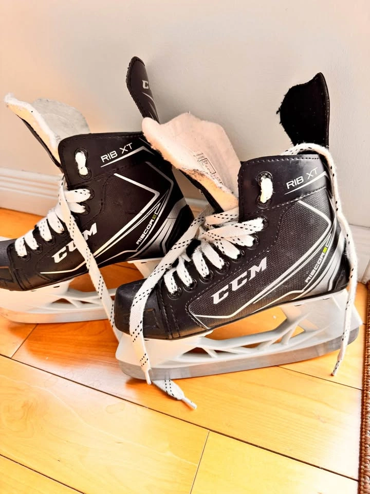 CCM Ribcor XT Ice Skates - Size 2