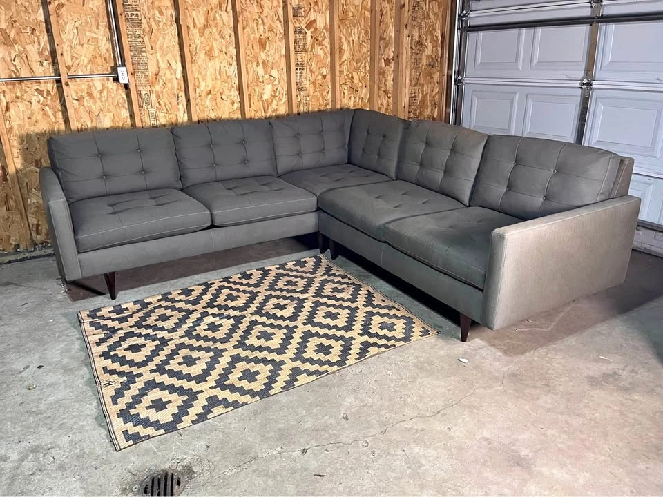 🚚FREE DELIVERY - Crate & Barrel Petrie Sectional Sofa