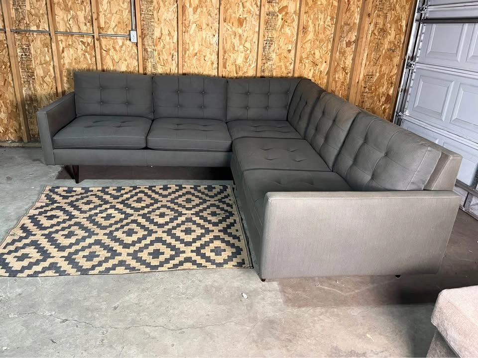 🚚FREE DELIVERY - Crate & Barrel Petrie Sectional Sofa - photo 2