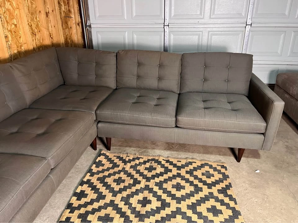 🚚FREE DELIVERY - Crate & Barrel Petrie Sectional Sofa - photo 5