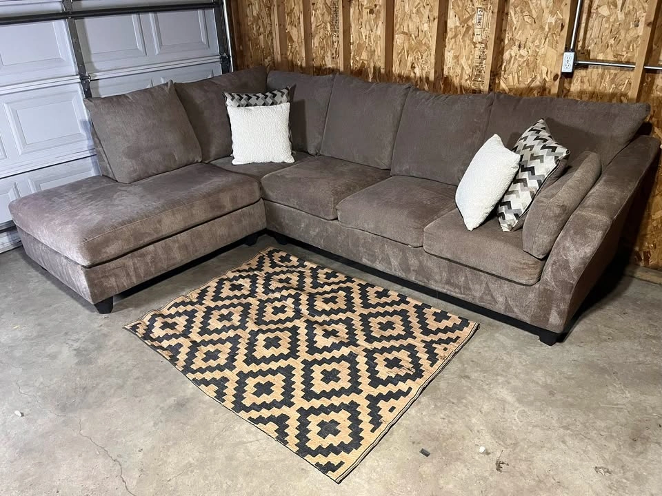 🚚FREE DELIVERY- Taupe L-Shaped Sectional Sofa - photo 2