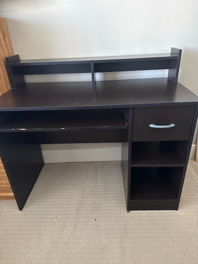 Desk and Black Office Chair - photo 2
