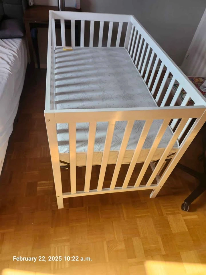 Baby crib with mattress - photo 2