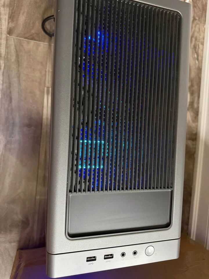 Lenovo Legion Tower 5i Gaming PC (RTX 4070Ti Super, i7) - photo 4