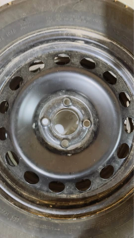 205/60R16 96T Winter Tires With Rims - photo 2