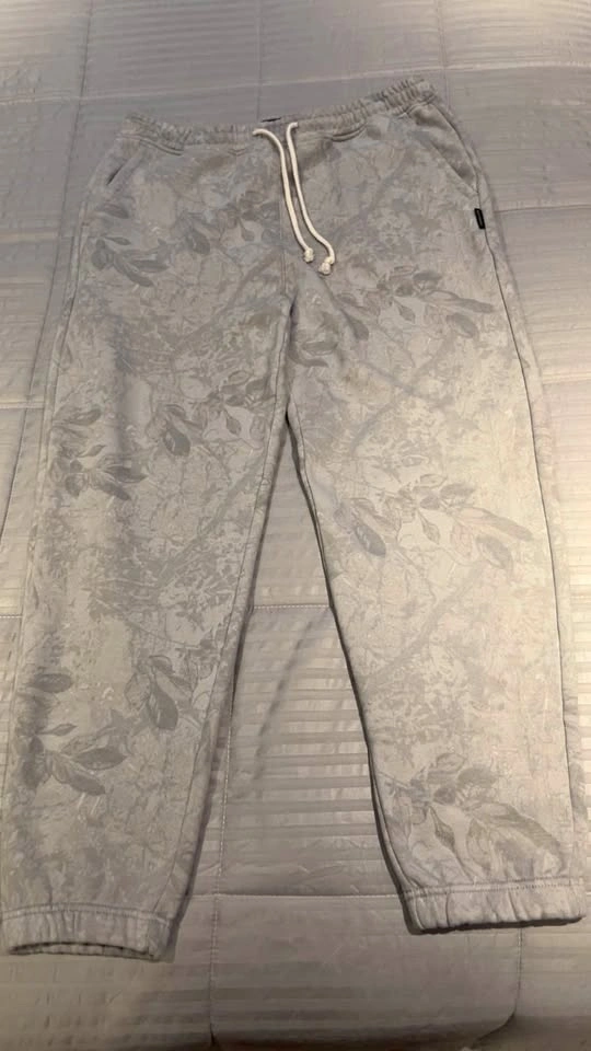Grey camo American eagle joggers