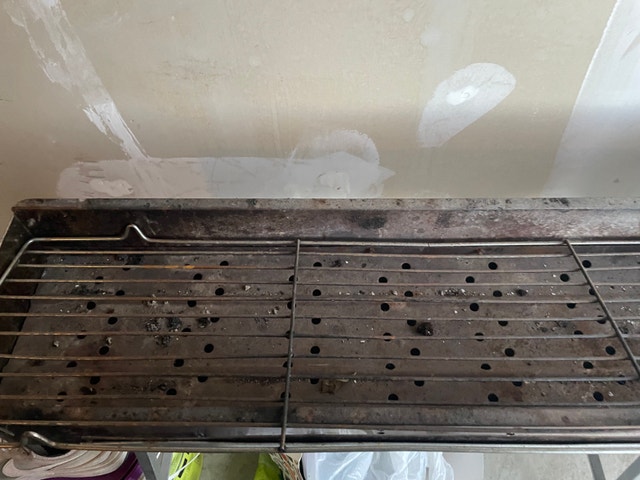 charcoal barbeque grill - photo 2