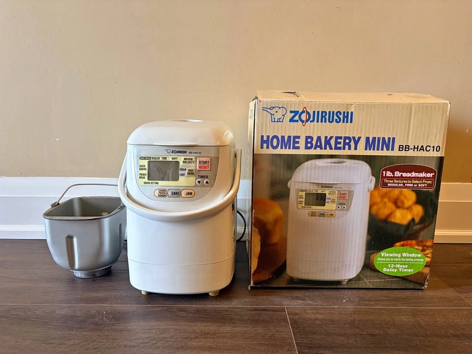 Zojirushi Home Bakery Mini BB-HAC10 Breadmaker