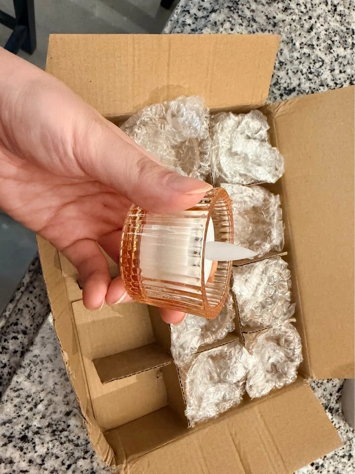 8 Amber Glass Tealight Holders - photo 3