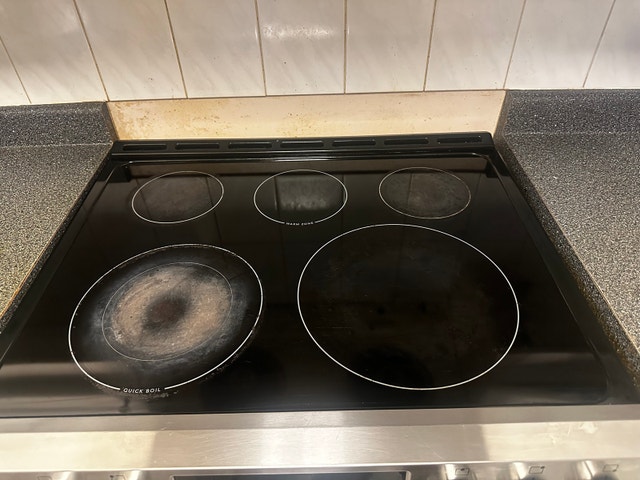 Frigidaire sparsely used stove