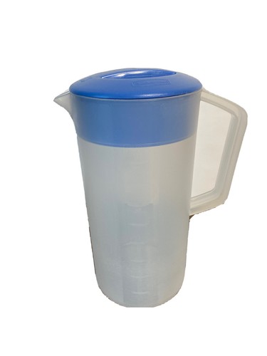 Vintage Rubbermaid 2 Quart / 2.1 Liter Servin Saver Pitcher