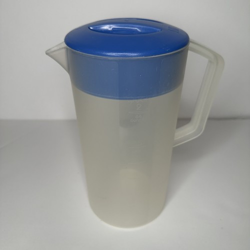 Vintage Rubbermaid 2 Quart / 2.1 Liter Servin Saver Pitcher - photo 2
