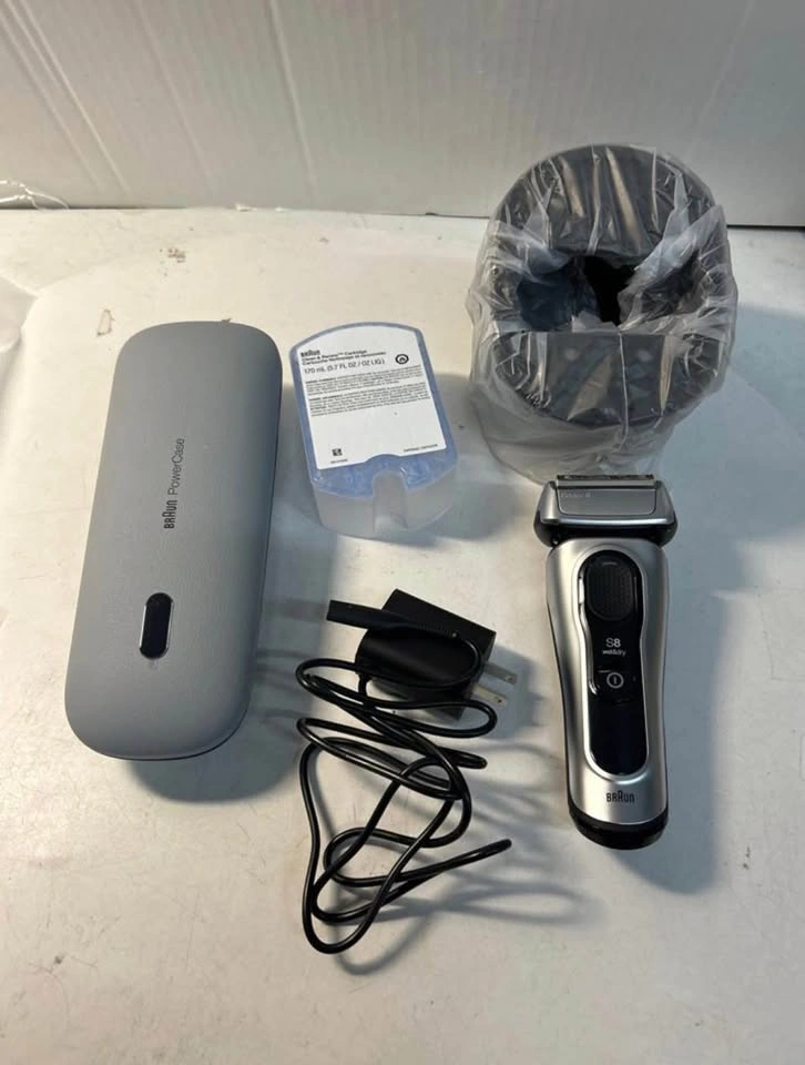 Braun Series 8 Electric Shaver 8577cc with PowerCase - photo 2
