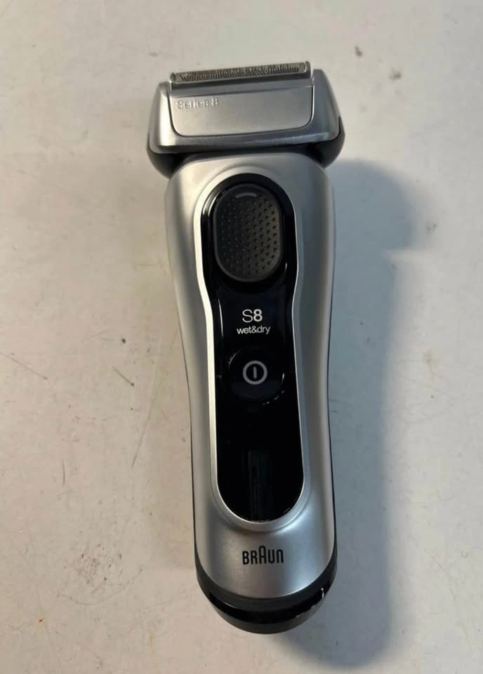 Braun Series 8 Electric Shaver 8577cc with PowerCase - photo 4