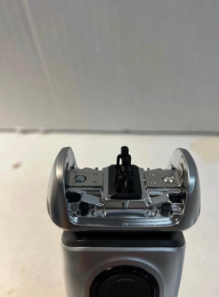 Braun Series 8 Electric Shaver 8577cc with PowerCase - photo 5