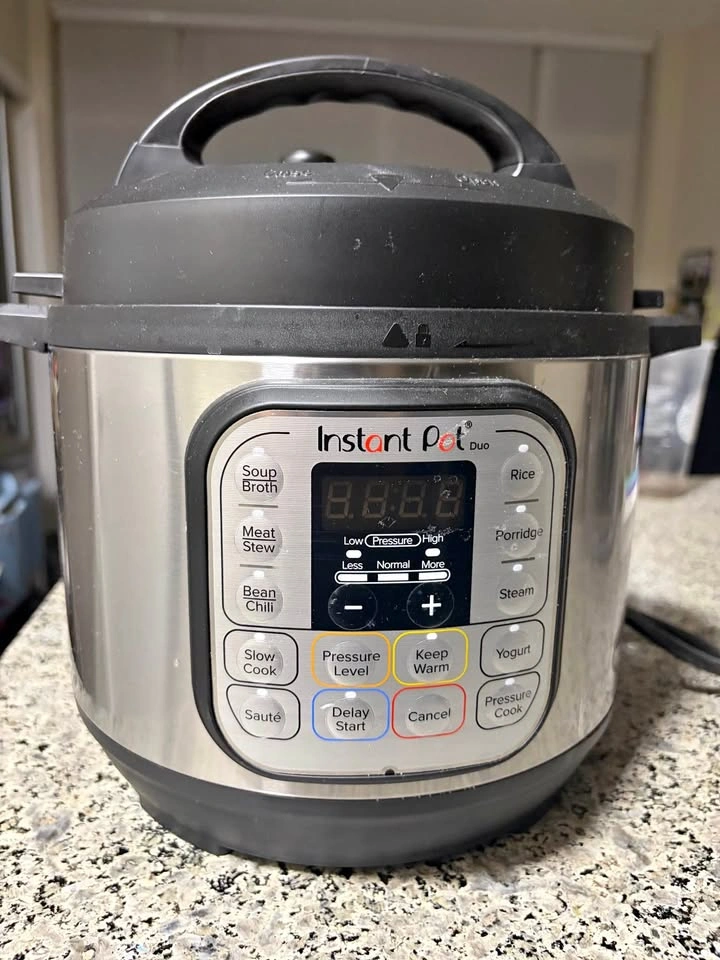 Instant Pot Duo 3-Quart Multi-Cooker – Excellent Condition