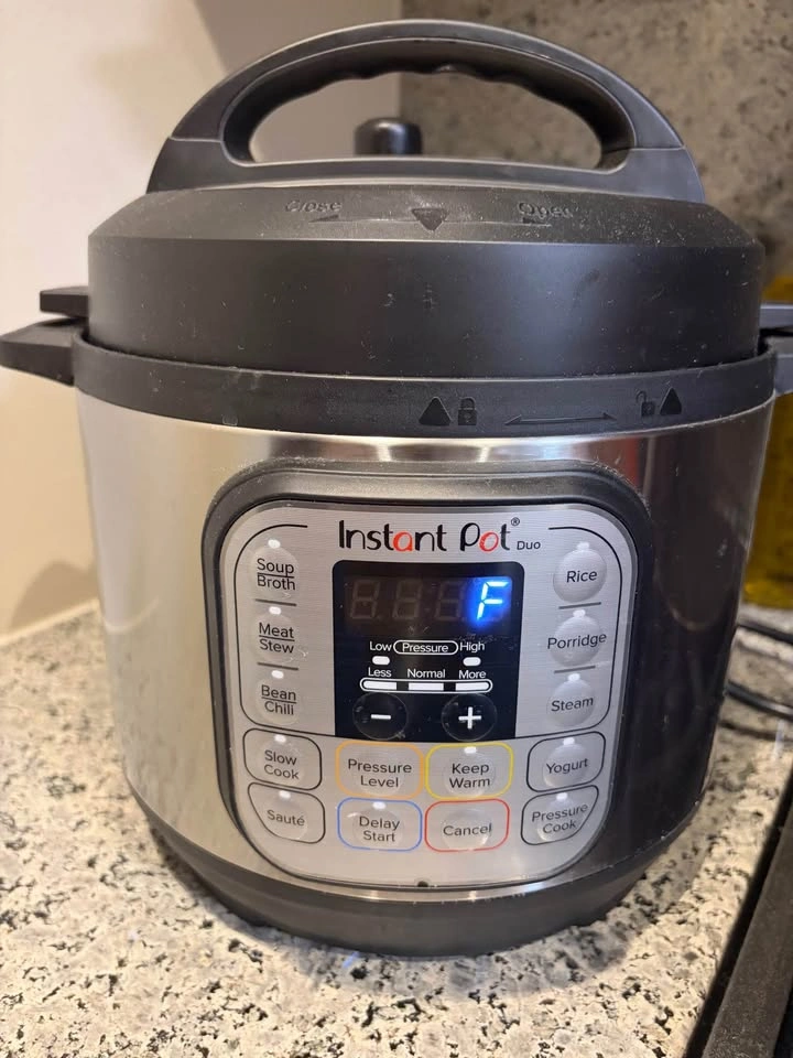 Instant Pot Duo 3-Quart Multi-Cooker – Excellent Condition - photo 3