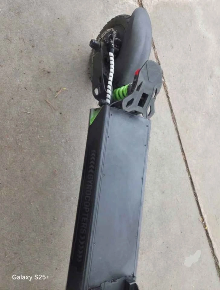 Gyrocopters Plaid 3.0 Electric Scooter - Pristine Condition - photo 4