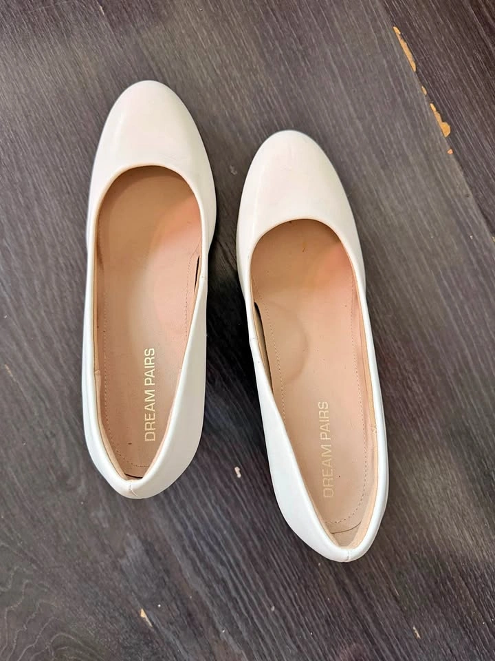 Dream Pairs White Pumps 9.5