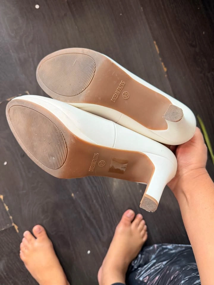 Dream Pairs White Pumps 9.5 - photo 2